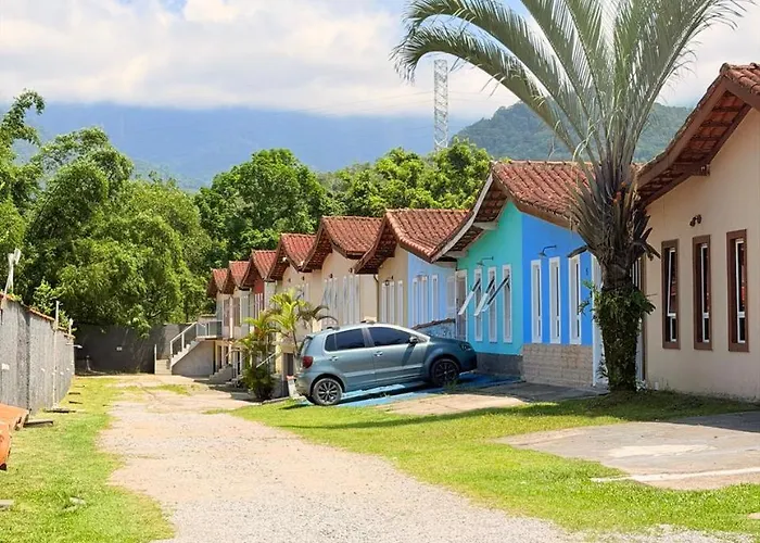 Casa Condomínio para até 8 pessoas 300m da praia